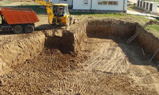 Рытье котлованов под фундамент в Губкине – цена от 2623 руб. за м3 | 2Землекопа-Гбк