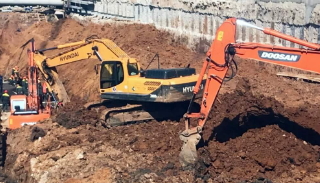 Разработка котлована экскаватором под фундамент в Губкине — цена от 2623 руб. | 2Землекопа-Гбк